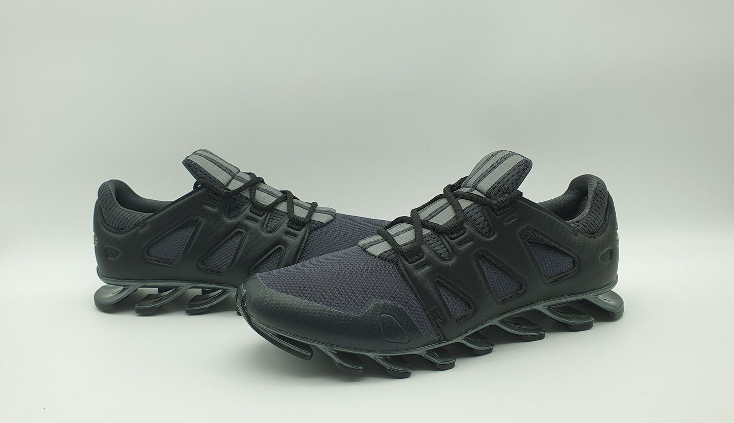 *WIE NEU* 2015 Adidas Springblade schwarz Gr. UK 10 / EUR 44 2/3