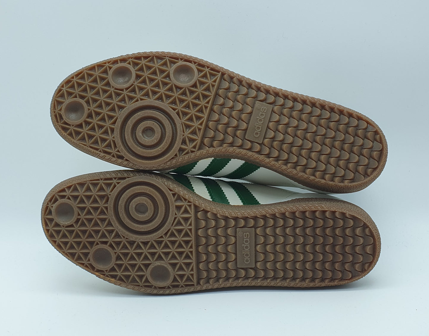 *BNIB* Vintage 1980s Adidas Universal green stripes UK 8.5 / EUR 42 2/3