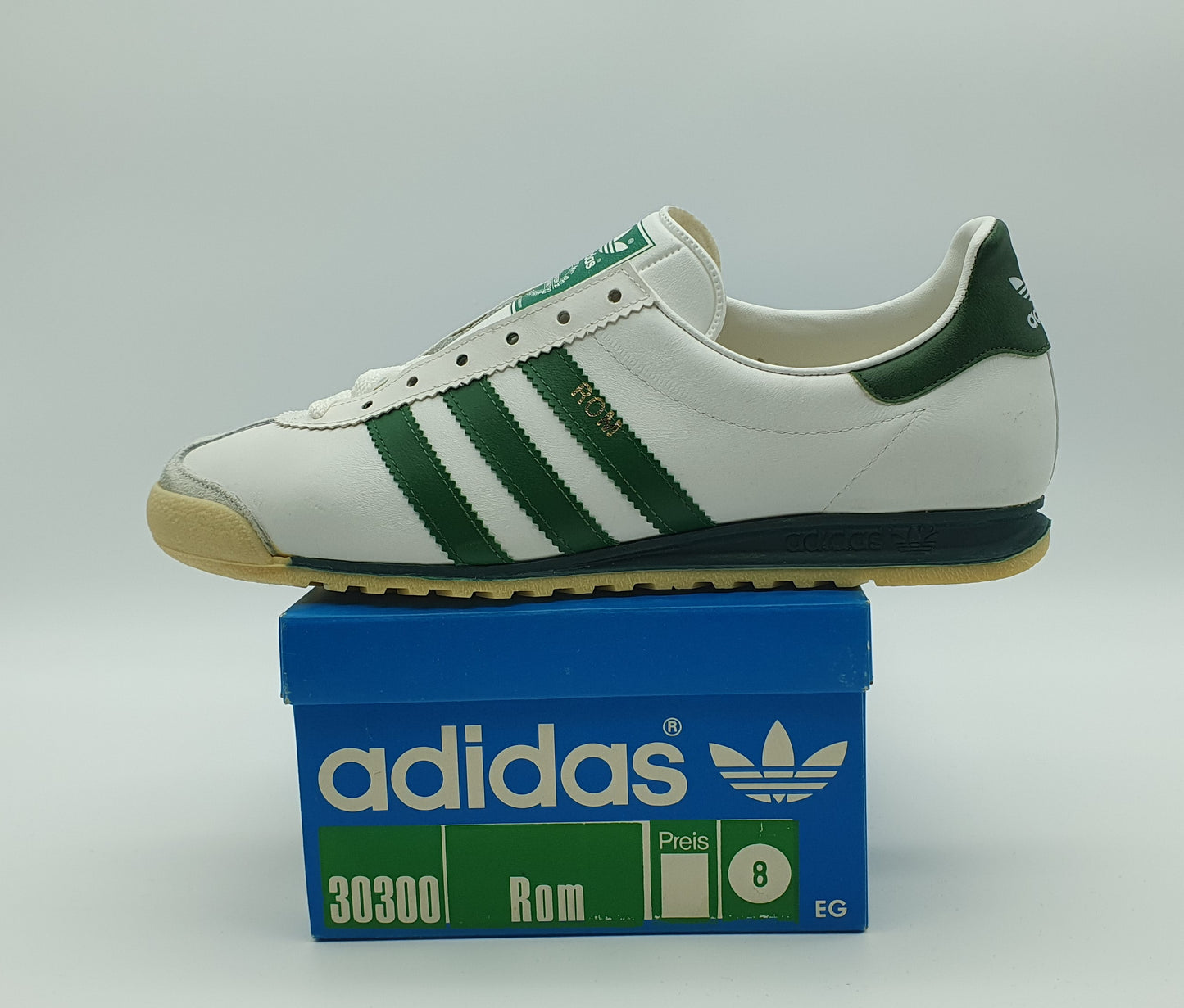 *NEU* Vintage 1980er Adidas Rom mit grünen Streifen UK 8 / EUR 42
