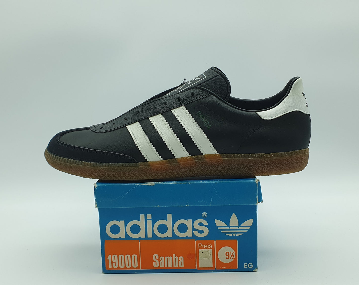 *BNIB* Vintage 1980s Adidas Samba black Made in West Germany UK 9.5 / EUR 44