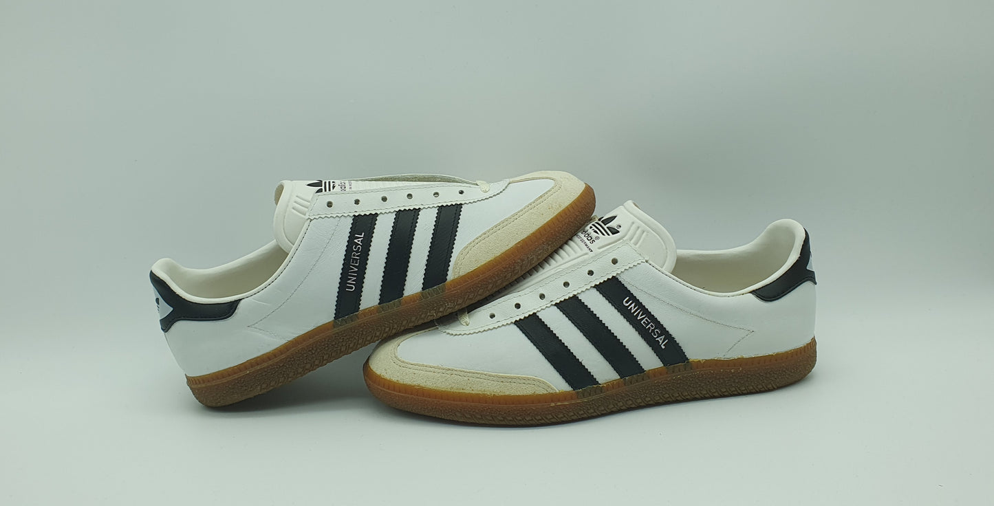 *BNIB* Vintage 1980s Adidas Universal with black stripes UK 8 / EUR 42