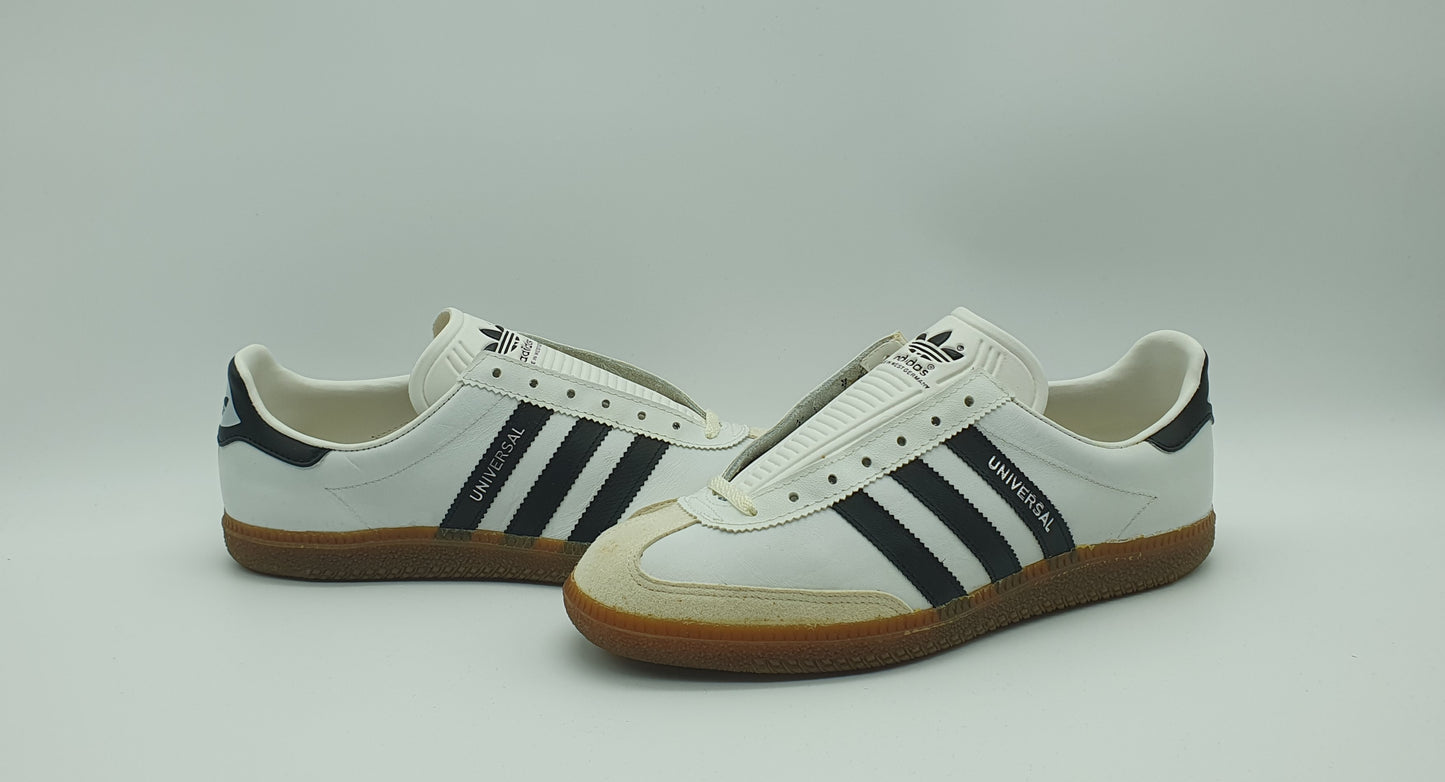 *BNIB* Vintage 1980s Adidas Universal with black stripes UK 8 / EUR 42
