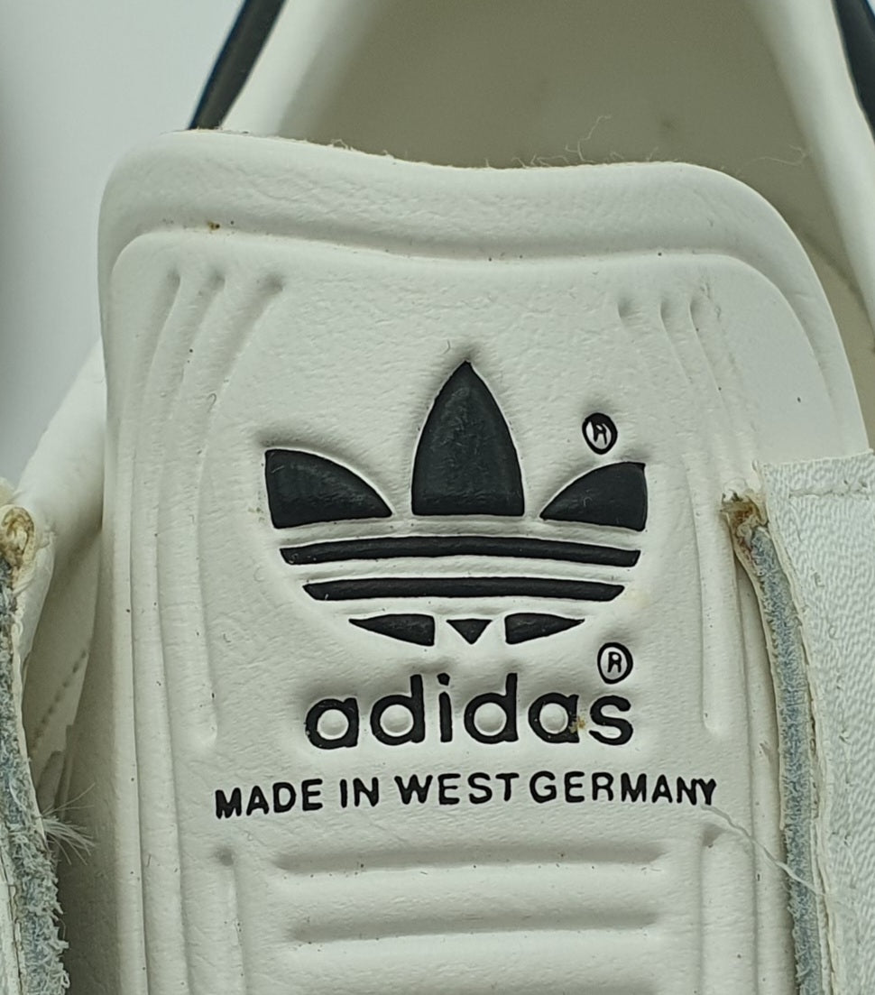 *BNIB* Vintage 1980s Adidas Universal with black stripes UK 8 / EUR 42