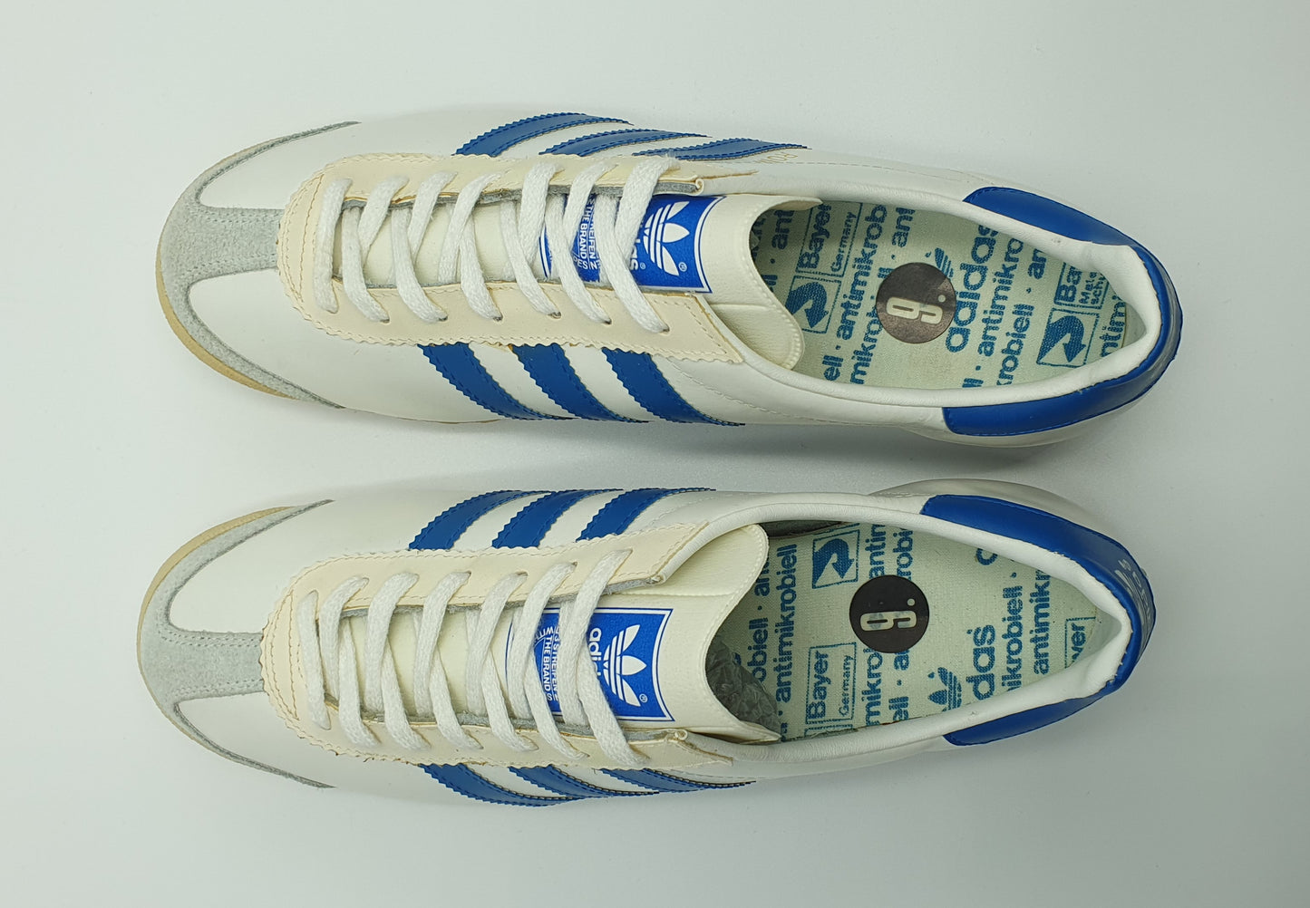 *NEU* Vintage 1980er Adidas Rom mit blauen Streifen UK 9 / EUR 43 1/3