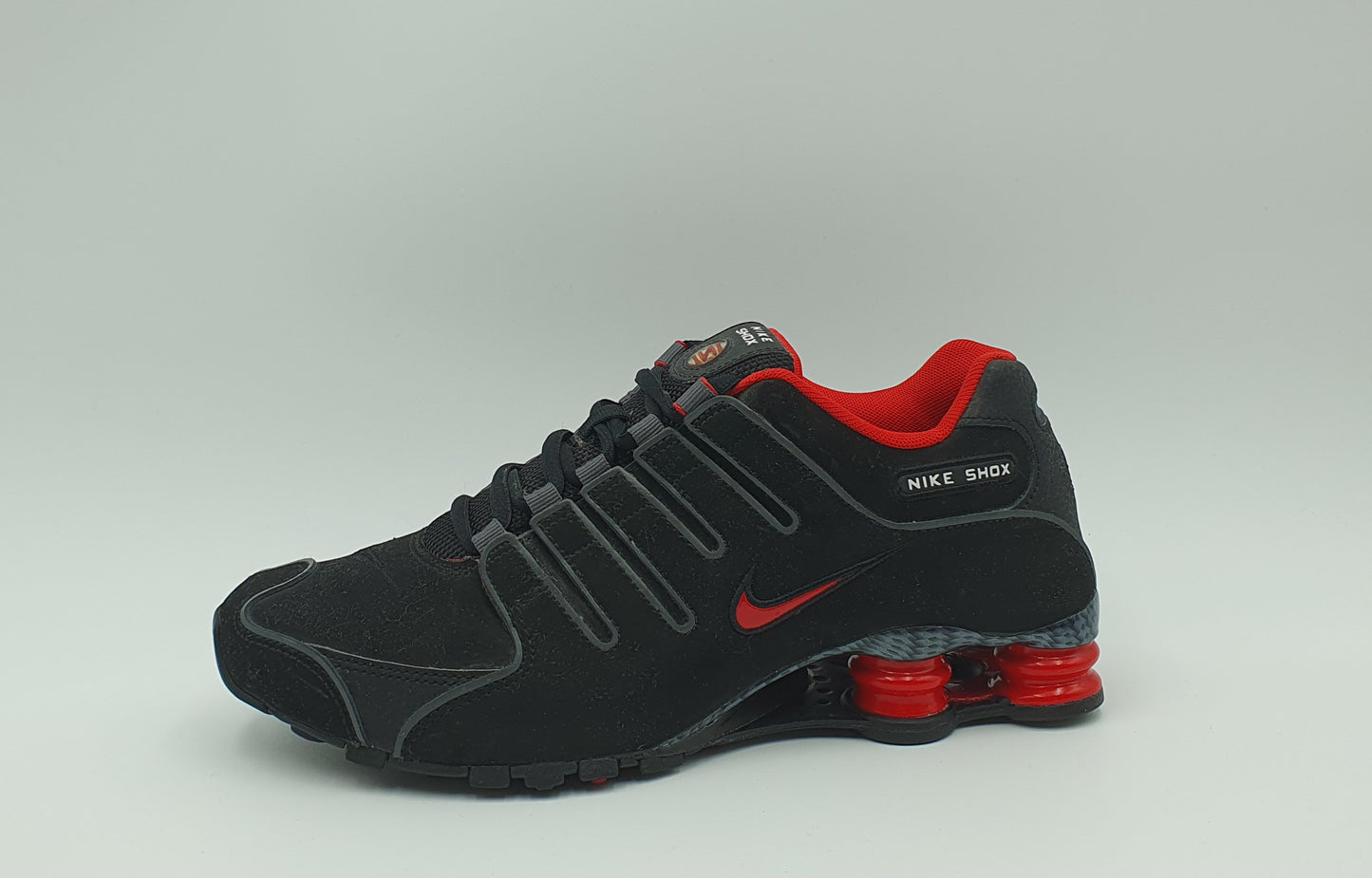 *VGC* 2012 Nike Shox NZ EU black / red UK 7.5 / EUR 42