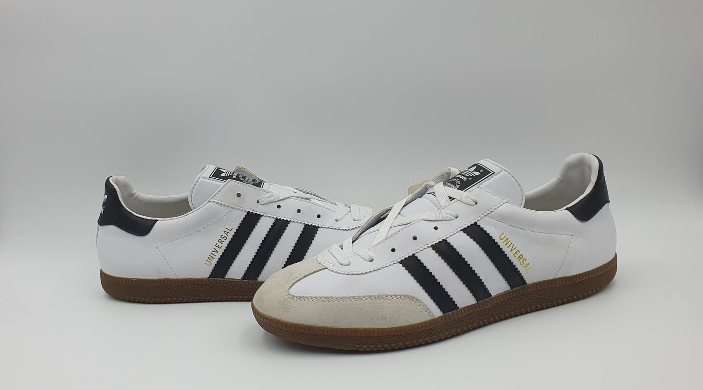 *NEU* Vintage 1999 Adidas Universal mit schwarzen Streifen UK 13 / EUR 48 2/3