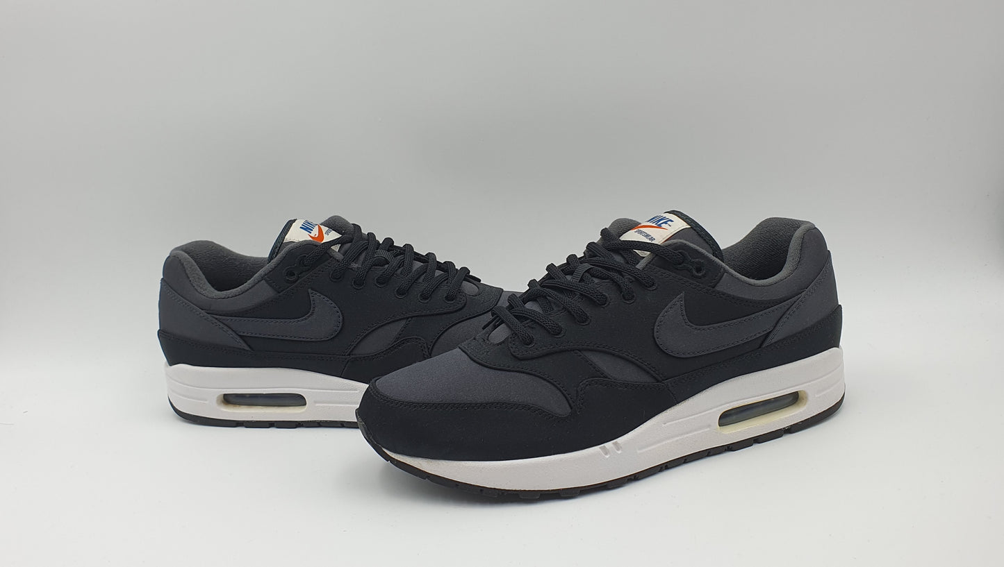 *WIE NEU* 2017 Nike Air Max 1 'Satin Pack' Schwarz Gr. UK 9 / EUR 44