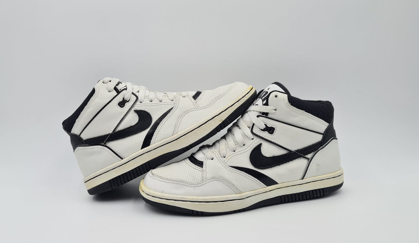 2010 Nike Sky Force 88 VNTG UK 7 / EUR 41