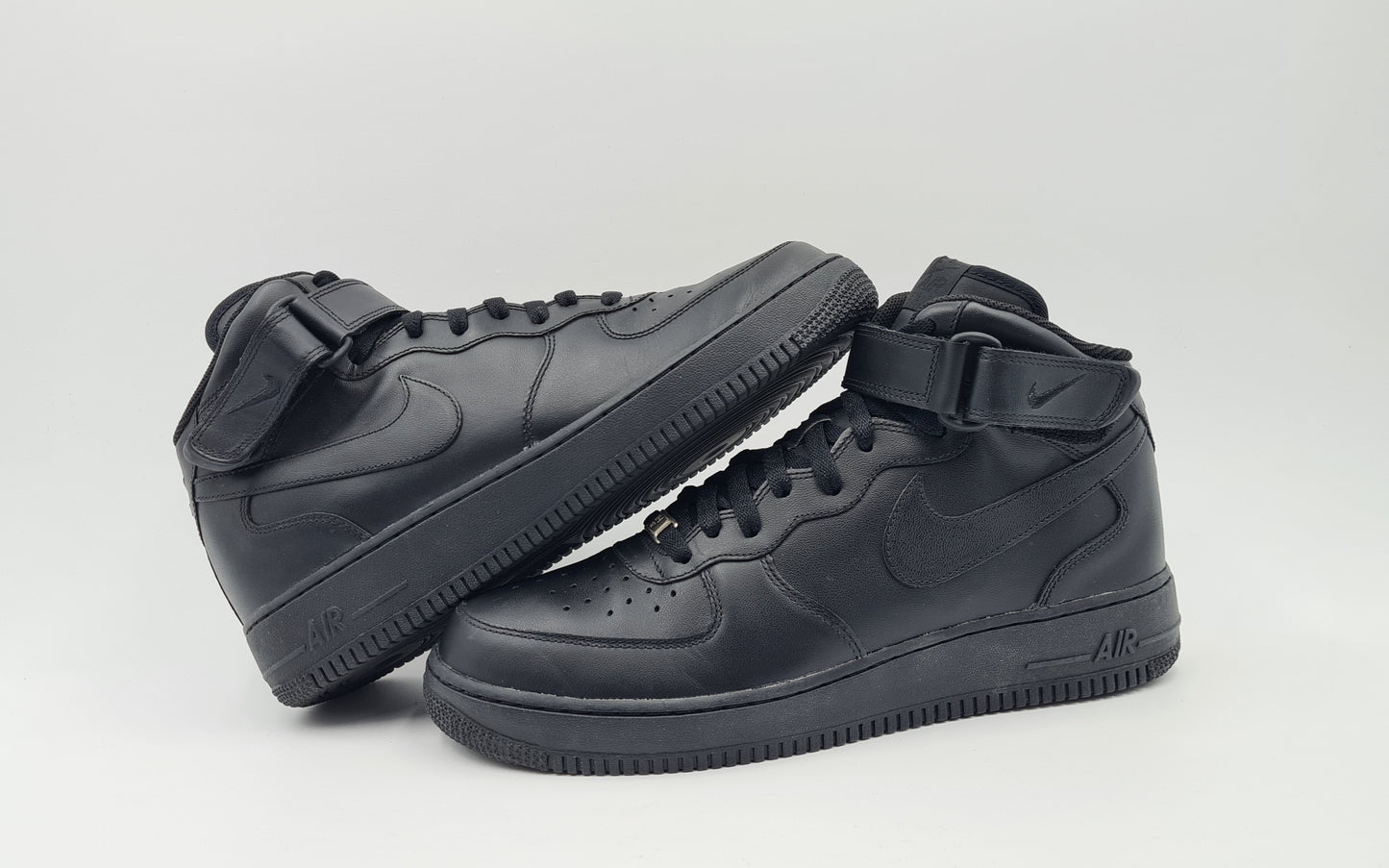 *TOP* 2008 Nike Air Force 1 '07 Mid Schwarz Gr. UK 9 / EUR 44