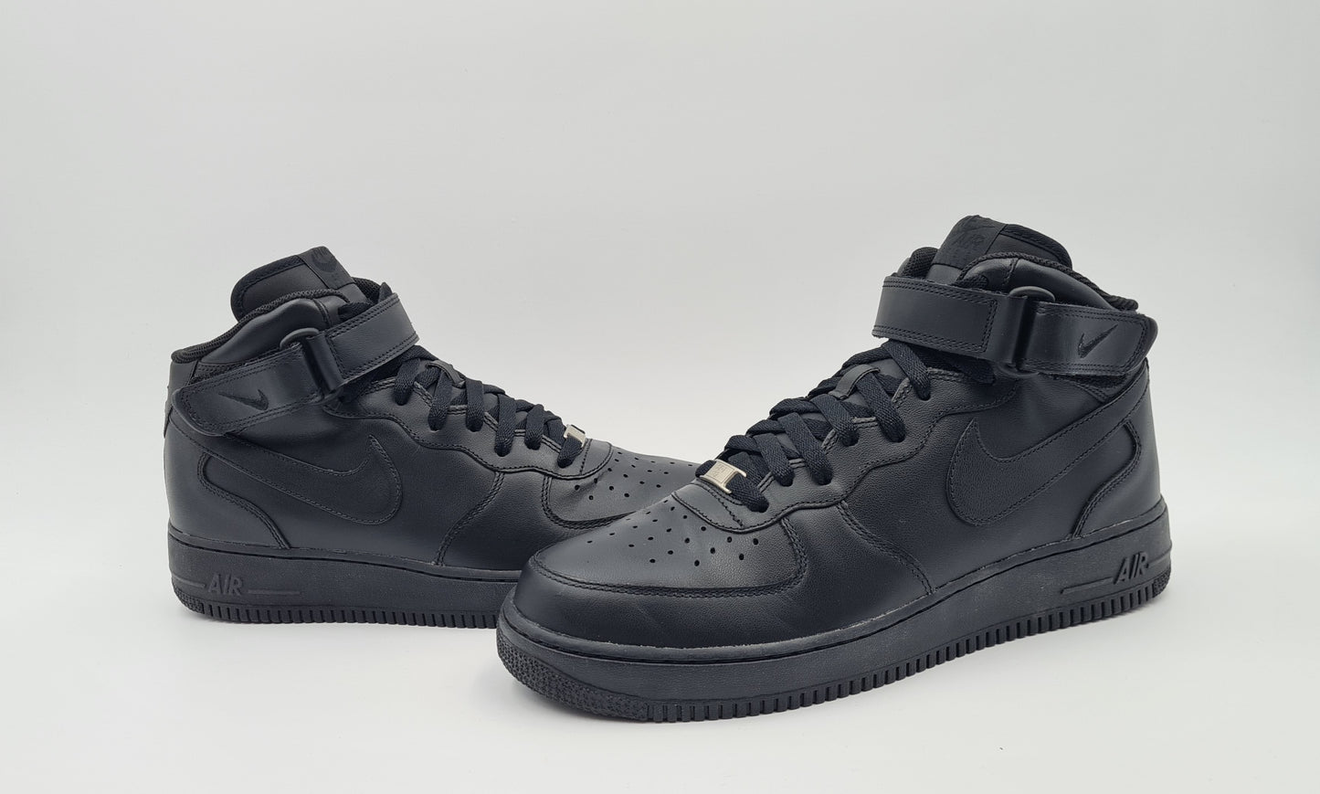 *TOP* 2008 Nike Air Force 1 '07 Mid Schwarz Gr. UK 9 / EUR 44