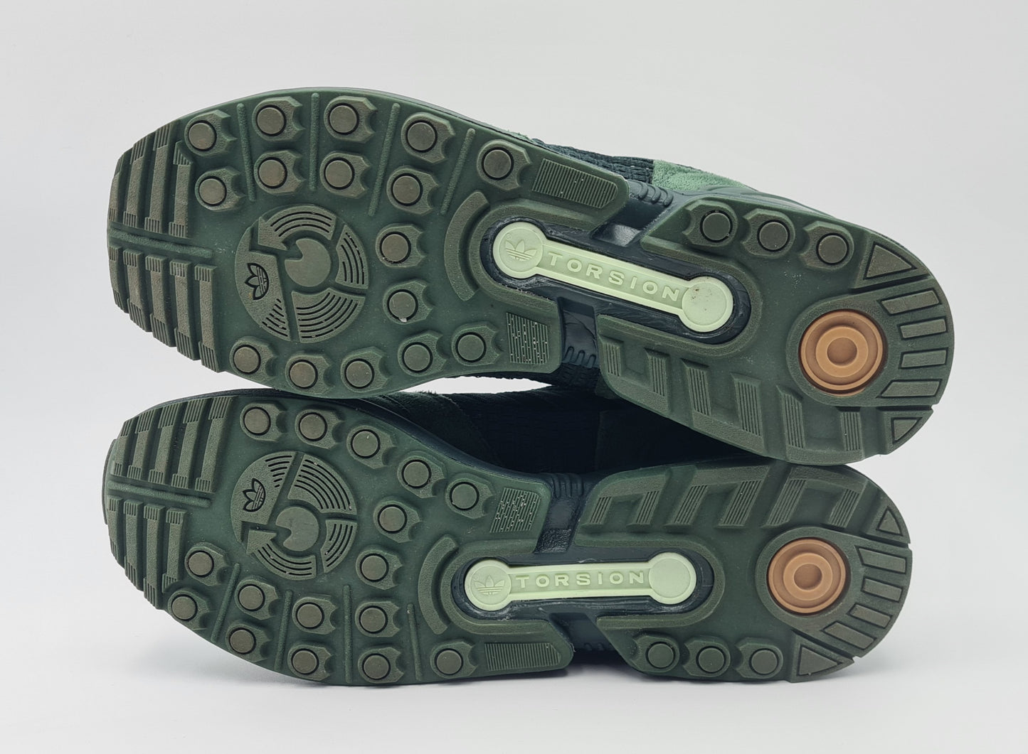 *TOP* 2022 Adidas ZX 8000 Parley 'Shadow Green' Gr. UK 9,5 / EUR 44