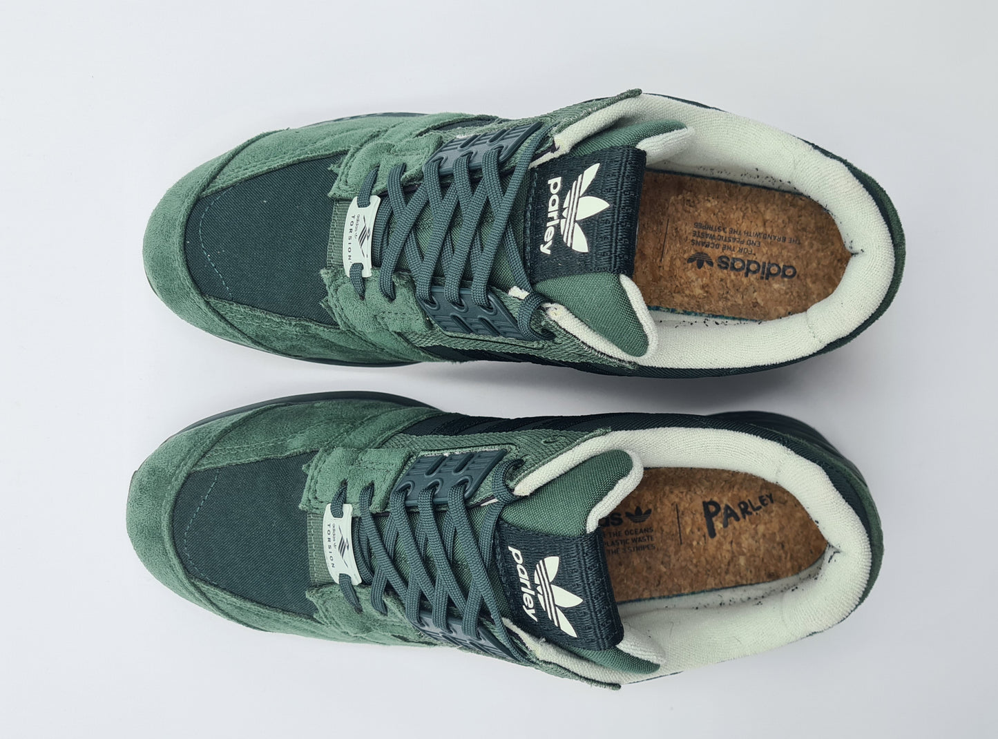 *TOP* 2022 Adidas ZX 8000 Parley 'Shadow Green' Gr. UK 9,5 / EUR 44