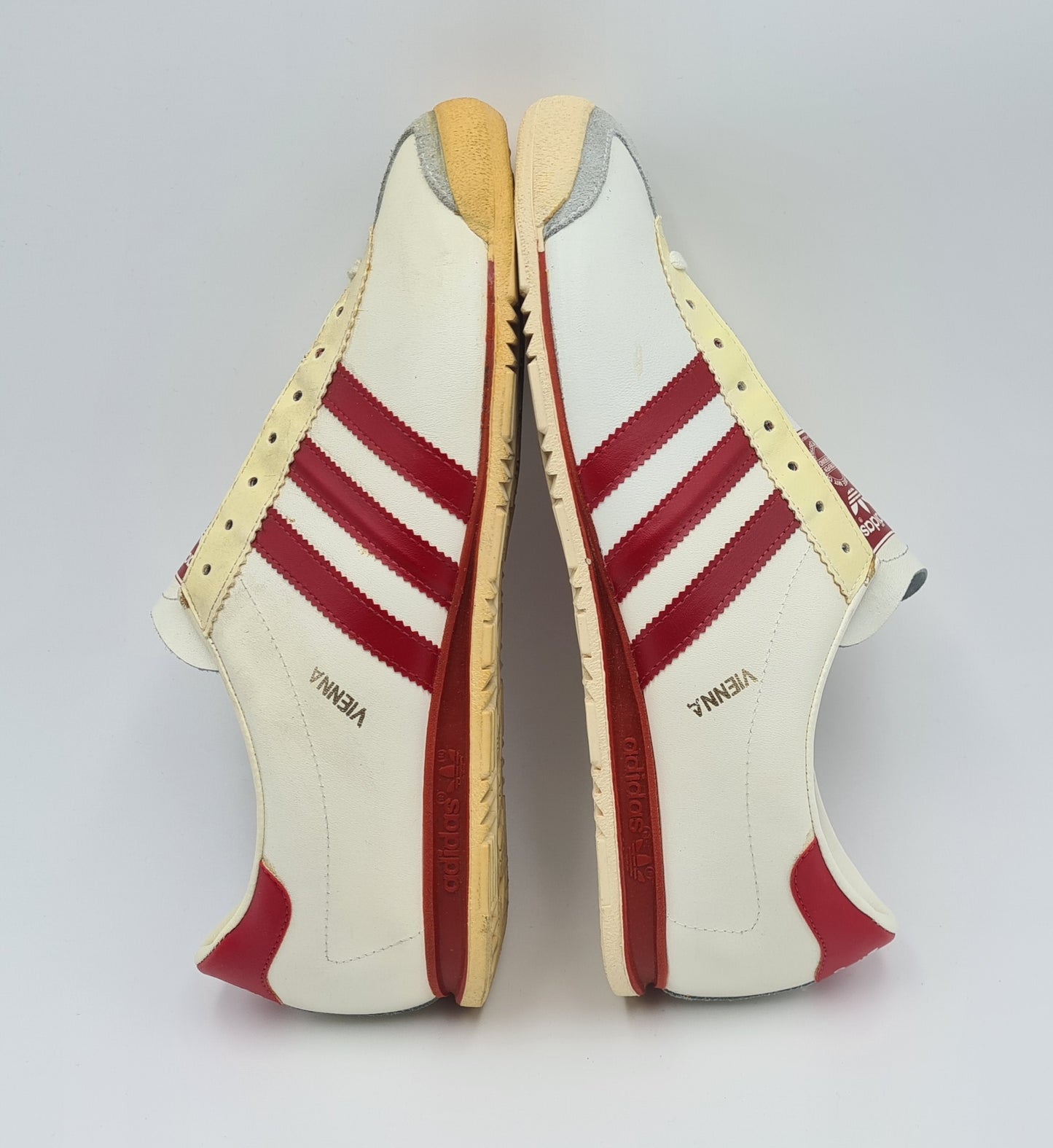 *NEU* Vintage 1970er Adidas Vienna Yugoslavia UK 11 / EUR 46
