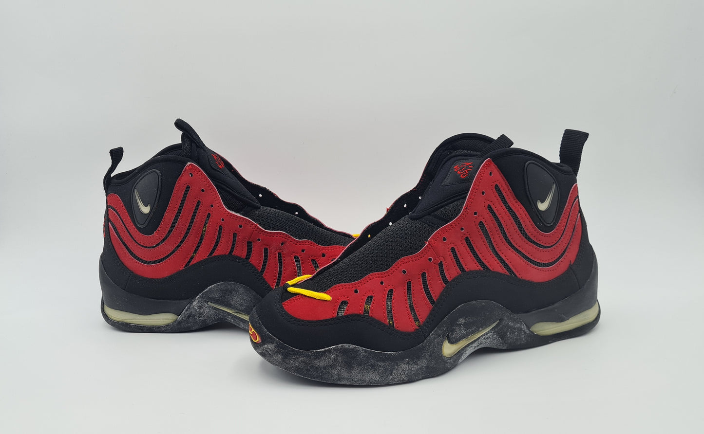 *NEU* Vintage 1997 Nike Air Bakin Varsity Red Tim Hardaway UK 9,5 / EUR 44,5