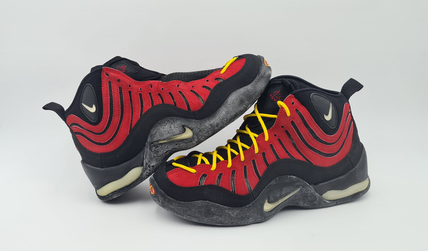 *NEW* Vintage 1997 Nike Air Bakin Varsity Red Tim Hardaway UK 10.5 / EUR 45.5
