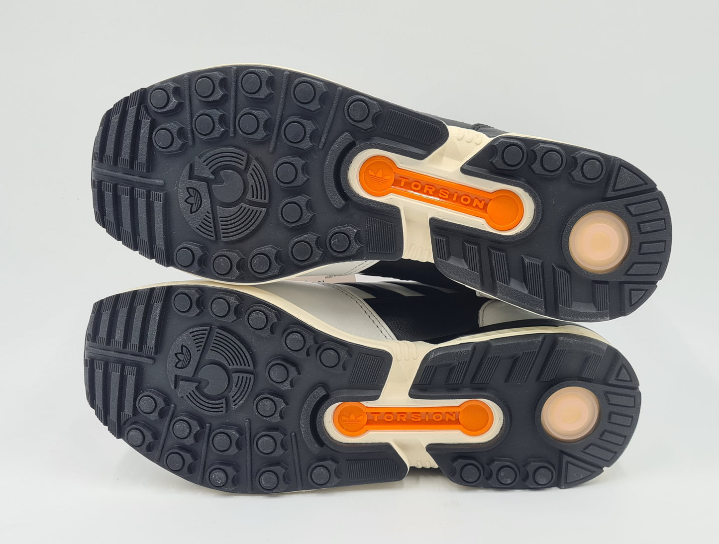 *BNIB* 2020 Adidas ZX 6000 Juventus Turin size UK 7.5 / EUR 41 1/3