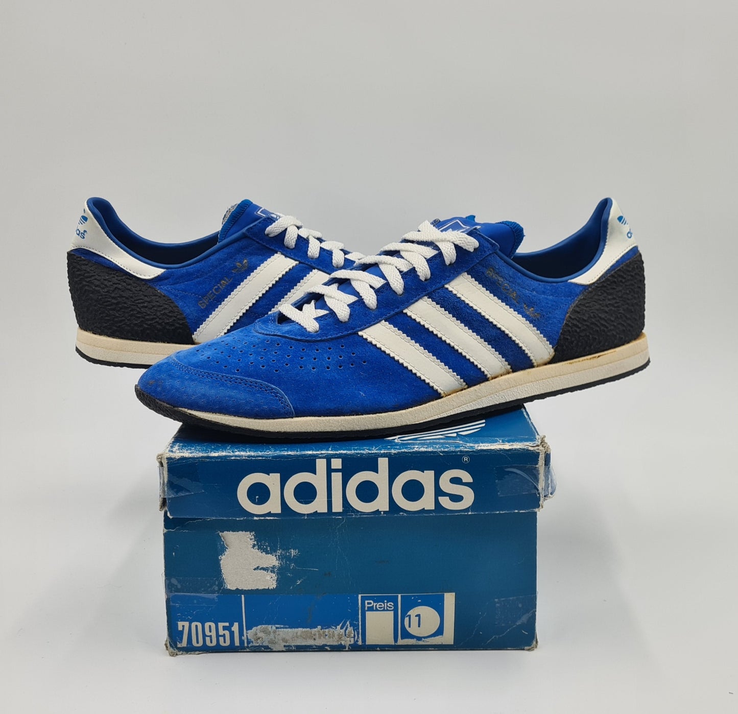 *BNIB* Vintage 1970s Adidas Special Discus Shot Put UK 11 / EUR 46