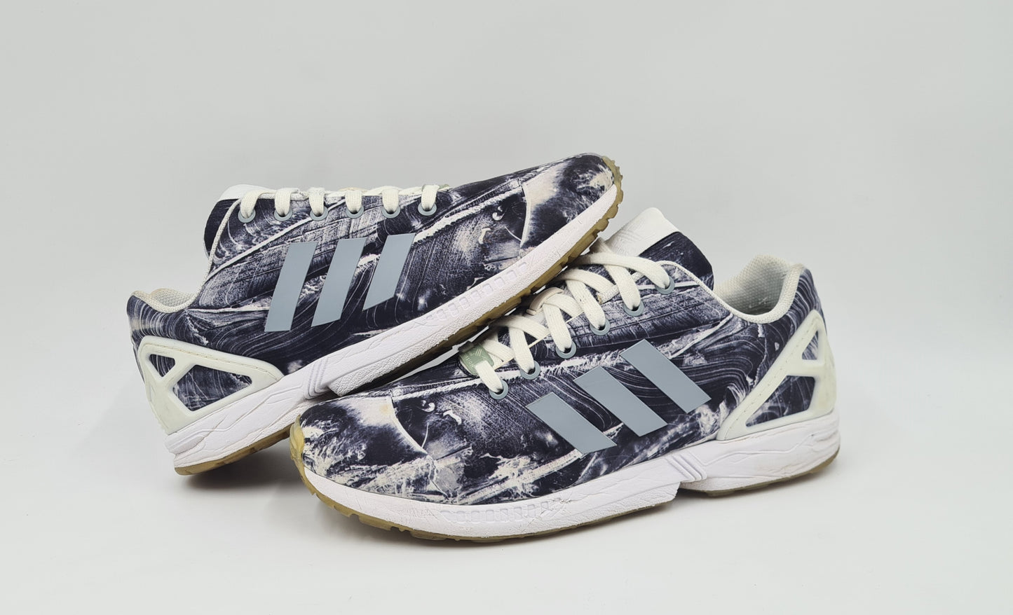 2014 Adidas ZX Flux gray UK 9.5 / EUR 44
