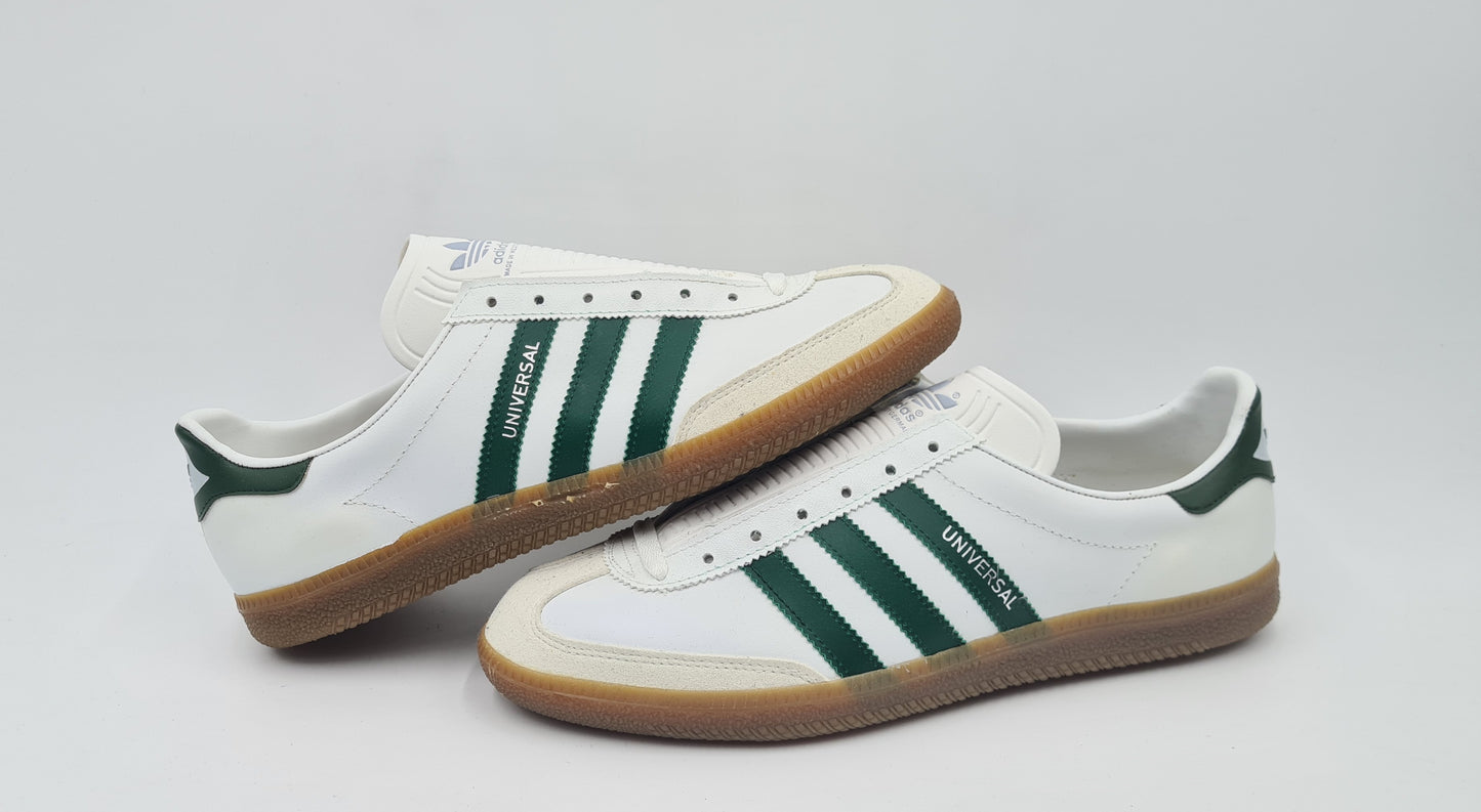 *BNIB* Vintage 1980s Adidas Universal with green stripes UK 9.5 / EUR 44