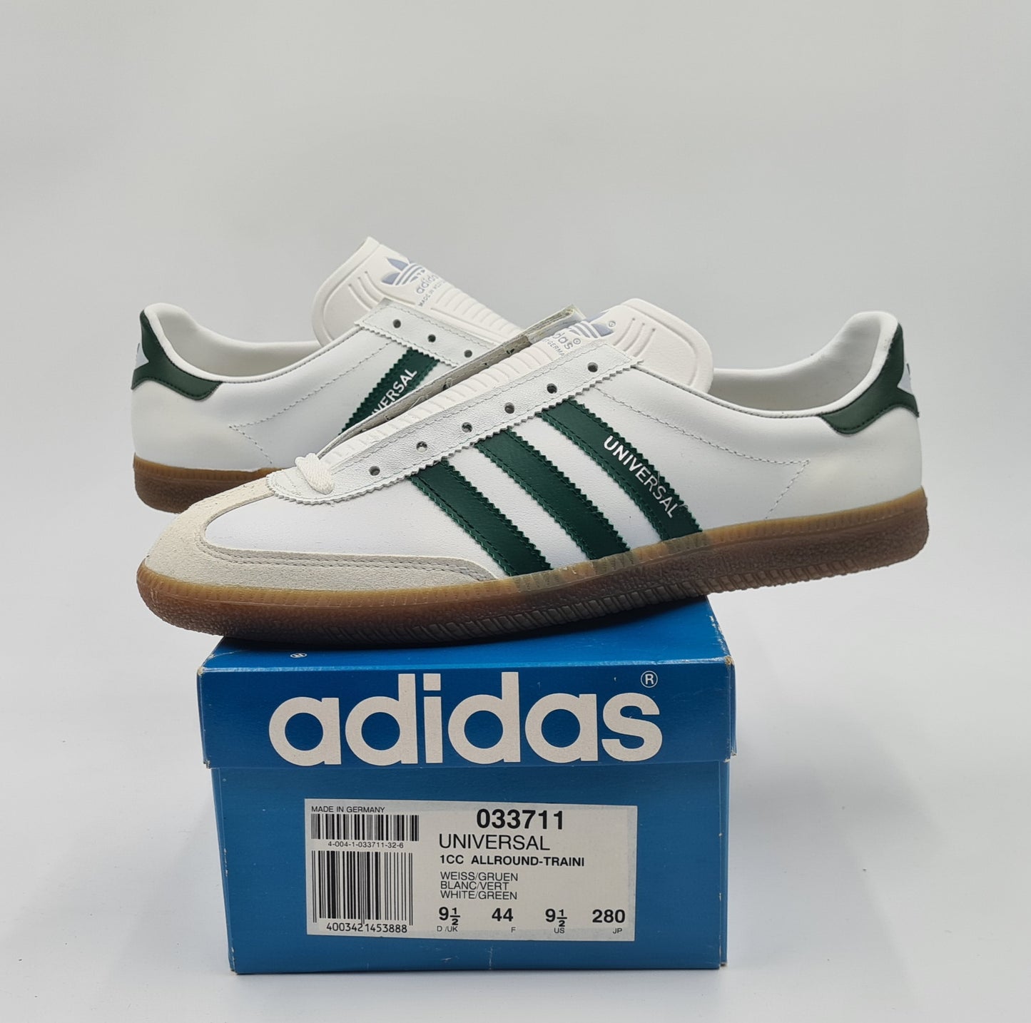 *BNIB* Vintage 1980s Adidas Universal with green stripes UK 9.5 / EUR 44