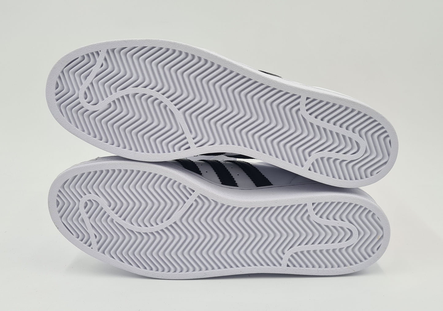 *BNIB* 2020 Adidas Superstar 50th Anniversary Run DMC Size. UK 9.5 / EUR 44