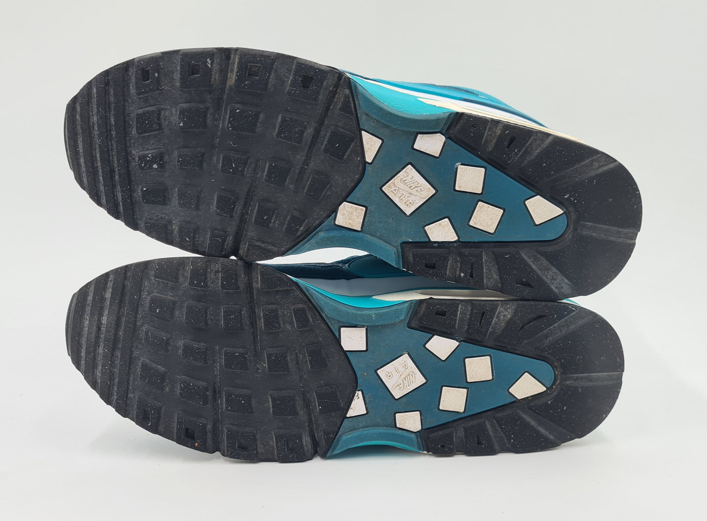 *VGC 2022 Nike Air Max Classic BW Marina Size UK 8.5 / EUR 43