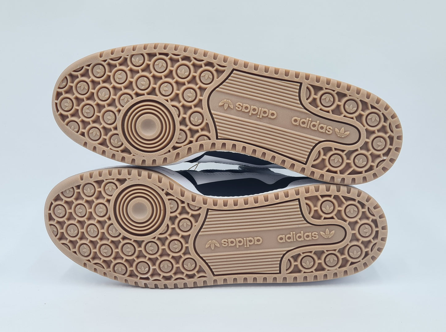 *NEW* 2021 Adidas Forum Low Sample UK 8.5 / EUR 42 2/3