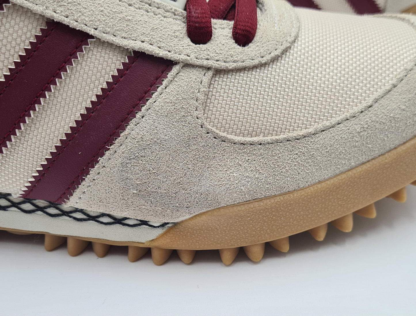 *VGC* 2023 Adidas Marathon TR Cordura Beige / Red UK 9 / EUR 43 1/3