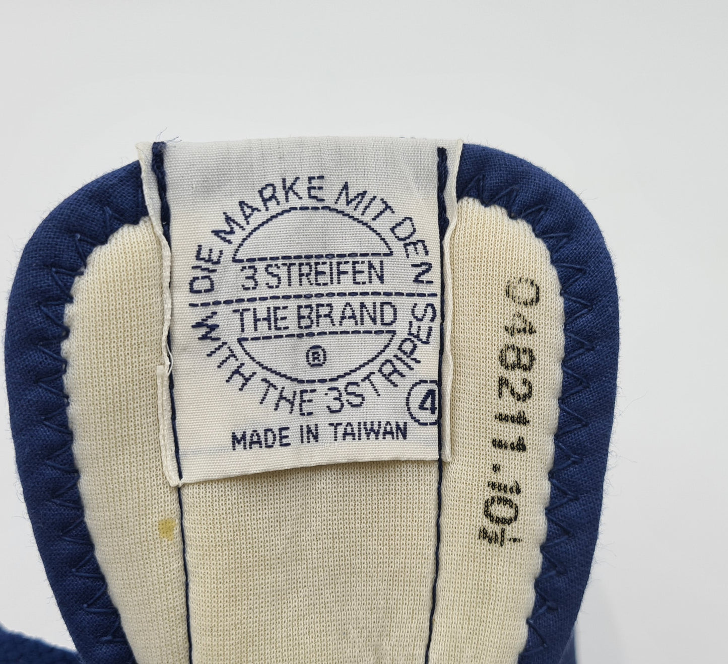 *VGC* Vintage 1980s Adidas Orion UK 10.5 / EUR 45 1/3
