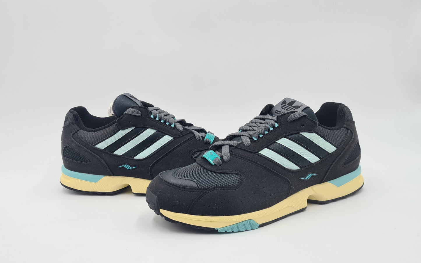*NEW* 2018 Adidas ZX 4000 UK 9 / EUR 43 1/3