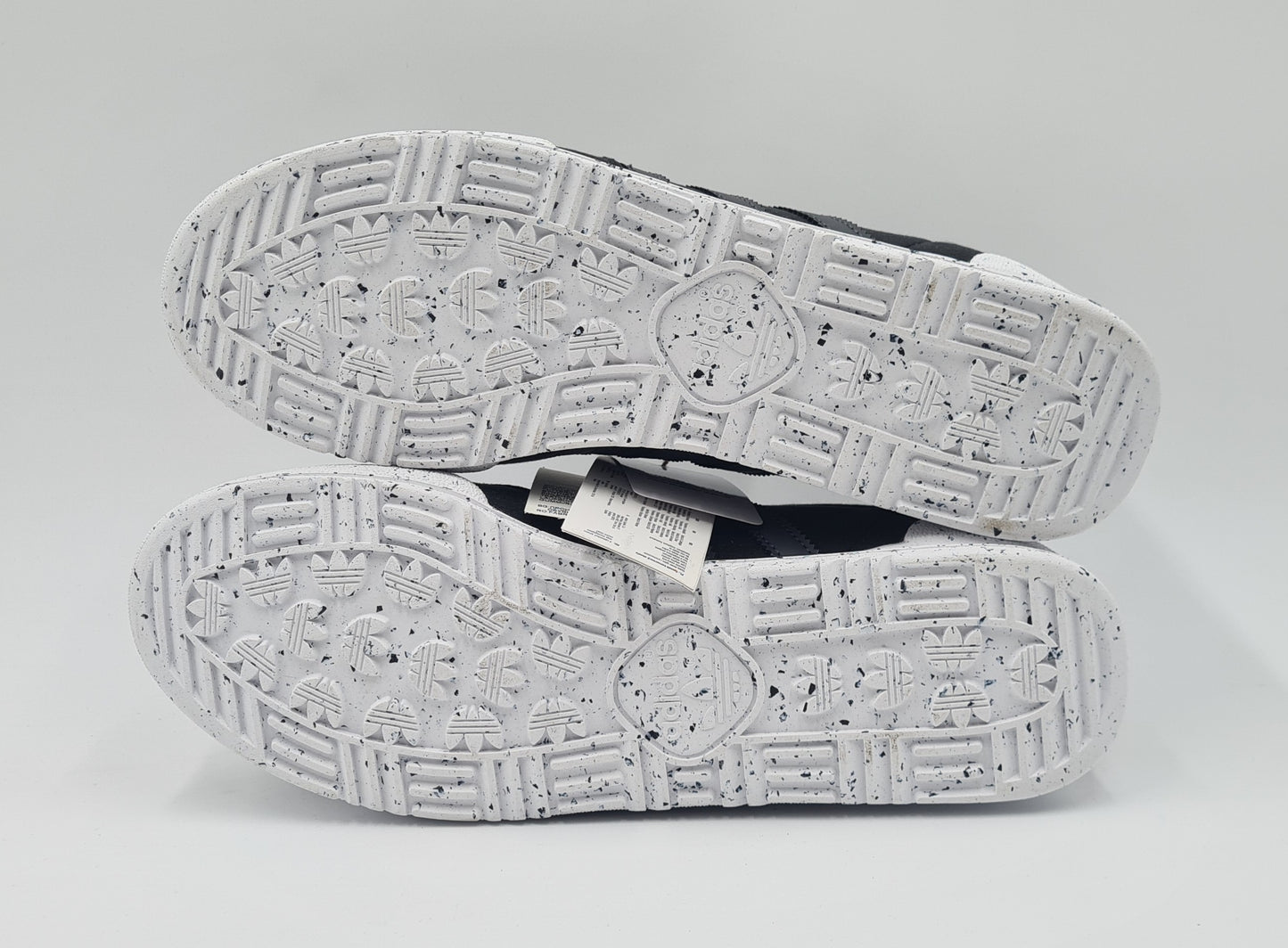 *NEW* 2020 Adidas Jeans Retro Black UK 9 / EUR 43 1/3