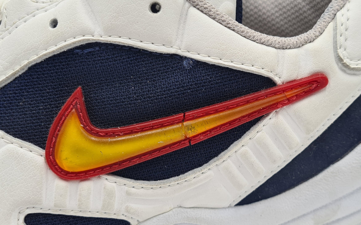 *NEU* Vintage 1997 Nike Air Equilibrium UK 10 / EUR 45