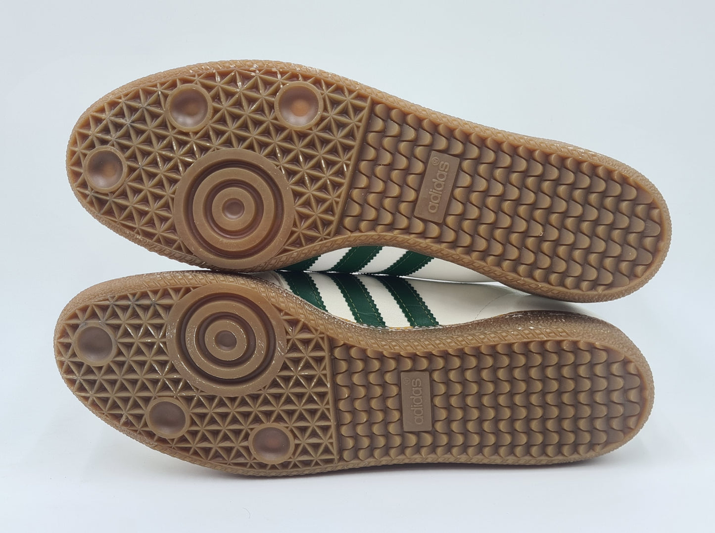 *NEU* Vintage 1980er Adidas Universal Spezial mit grünen Streifen UK 11,5 / EUR 46 2/3