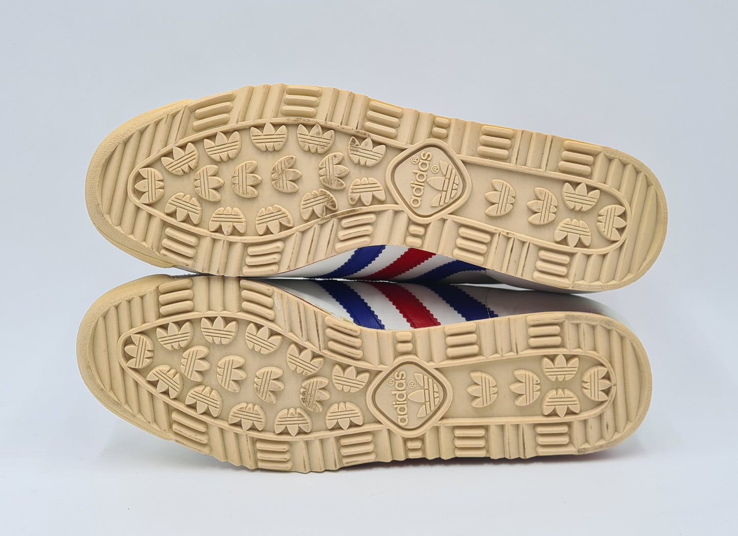 *LIKE NEW* Vintage 1996 Adidas Vienna Philippines UK 10 / EUR 44 2/3
