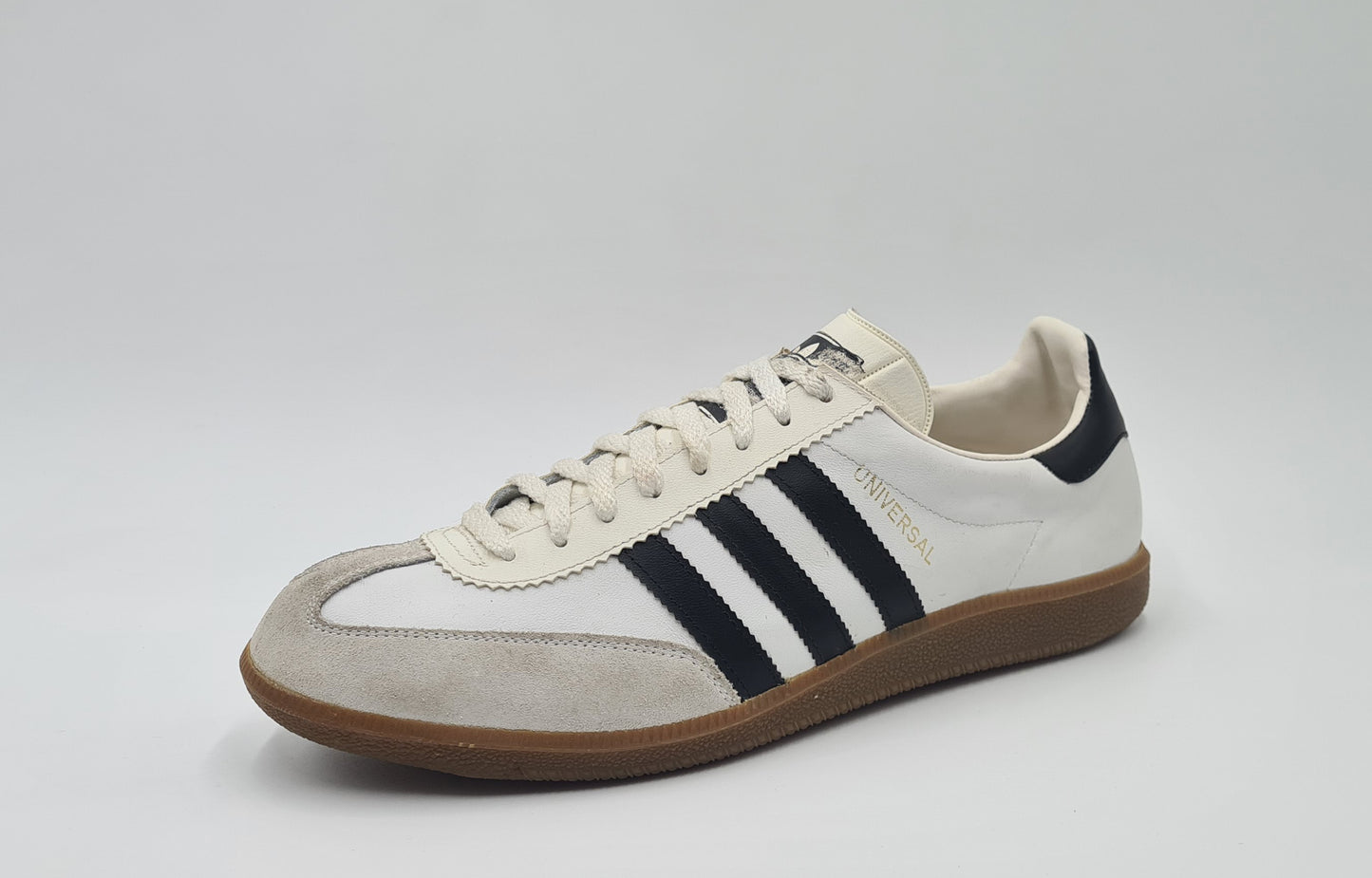 *VGC* Vintage 1980s Adidas Universal with black stripes UK 11 / EUR 46