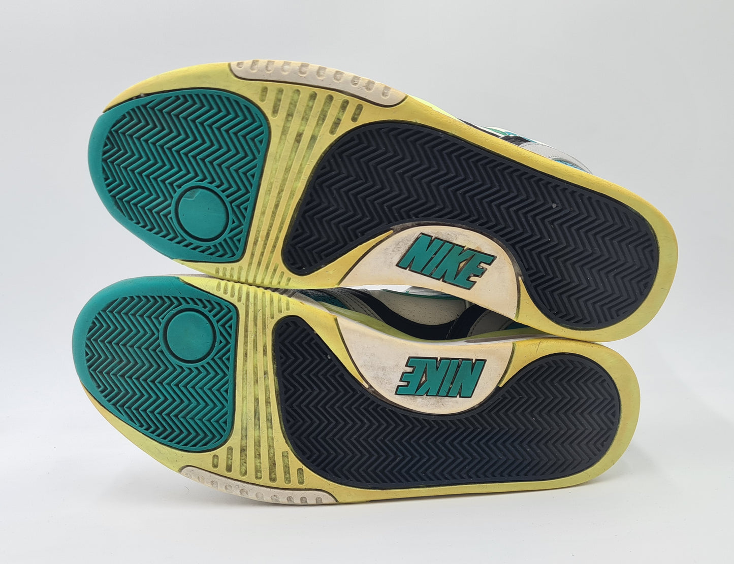 2014 Nike Air Tech Challenge II 'Turbo Green' Agassi UK 8.5 / EUR 43