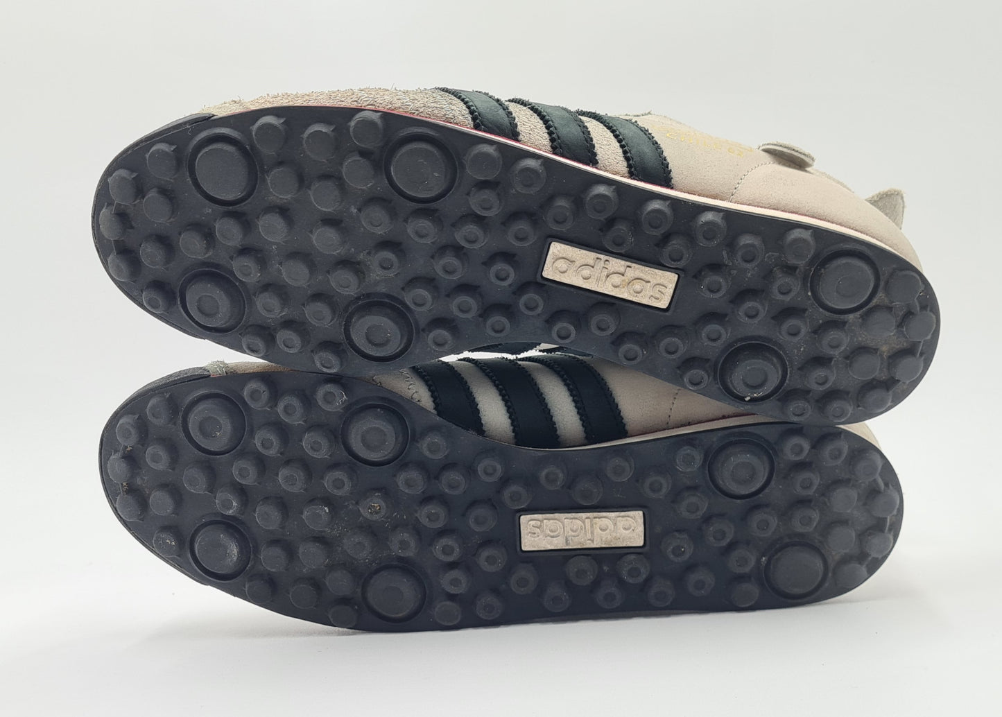 Vintage 2009 Adidas Chile 62 Retro Gray UK 8 / EUR 42