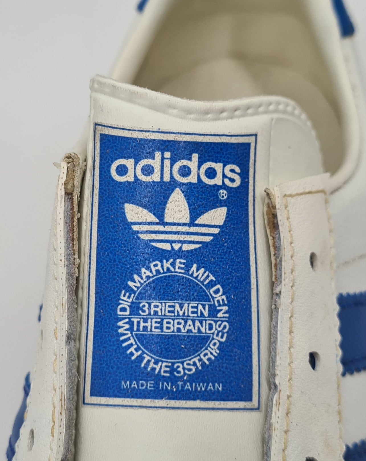 *NEW* Vintage 1980s Adidas Rom with blue stripes UK 5.5 / EUR 38 2/3