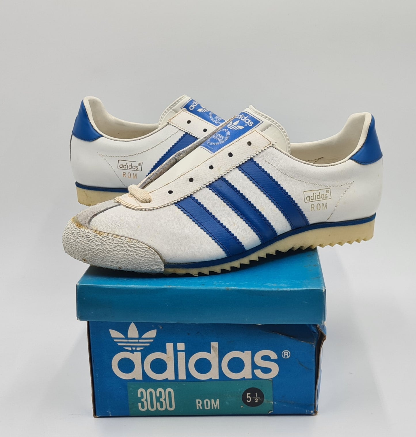 *NEW* Vintage 1980s Adidas Rom with blue stripes UK 5.5 / EUR 38 2/3