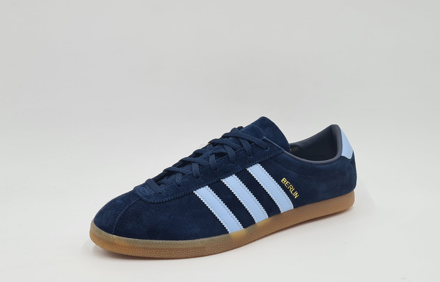 *NEW* 2022 Adidas Berlin Retro UK 9.5 / EUR 44