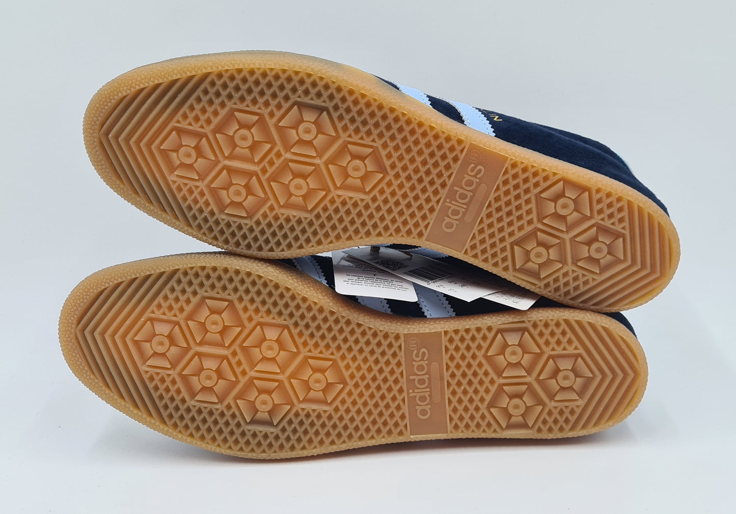 *NEW* 2022 Adidas Berlin Retro UK 9.5 / EUR 44