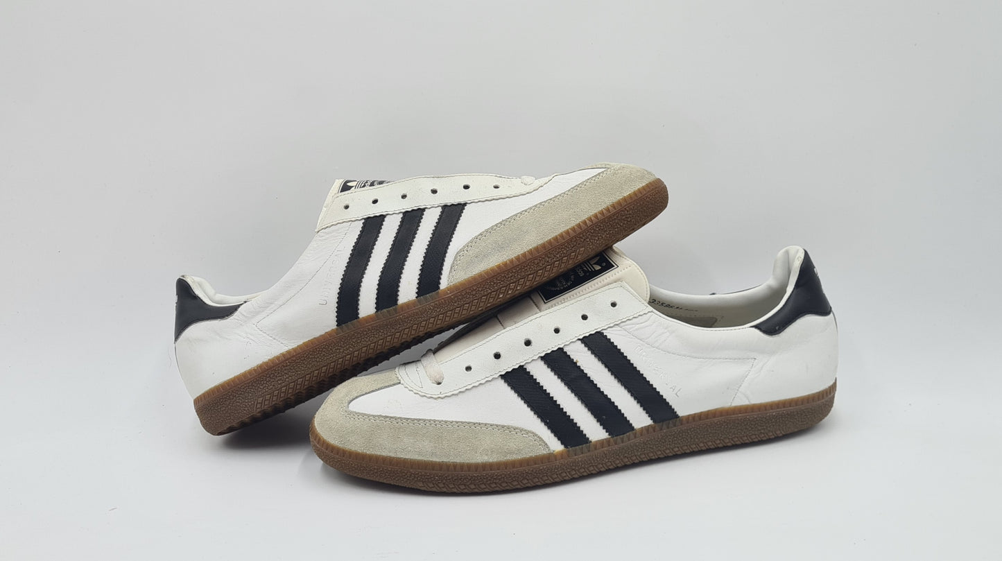 *VGC* Vintage 1995 Adidas Universal with black stripes UK 12 / EUR 47 1/3
