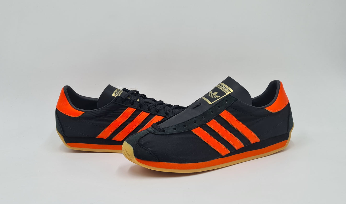 *NEU* 2015 Adidas Country OG Retro Schwarz Orange UK 8,5 / EUR 42 2/3