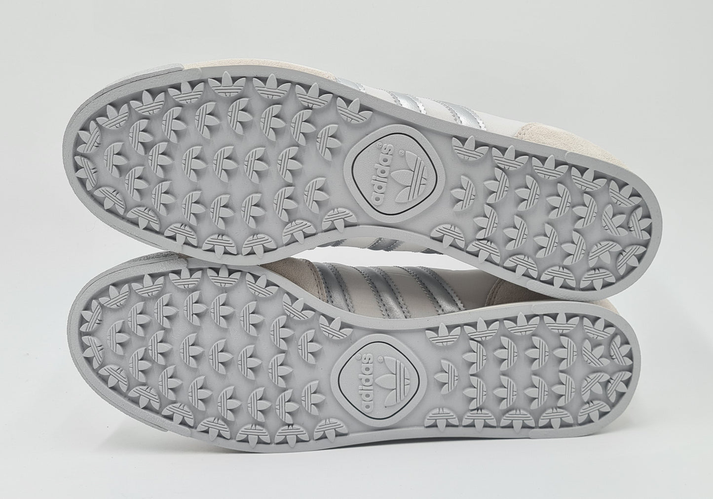*NEW* 2021 Adidas Orion White Retro Size UK 8.5 / EUR 42 2/3