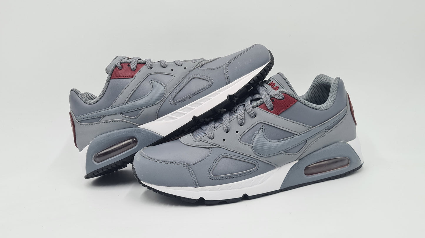 *WIE NEU* 2017 Nike Air Max Ivo Leather UK 9 / EUR 44