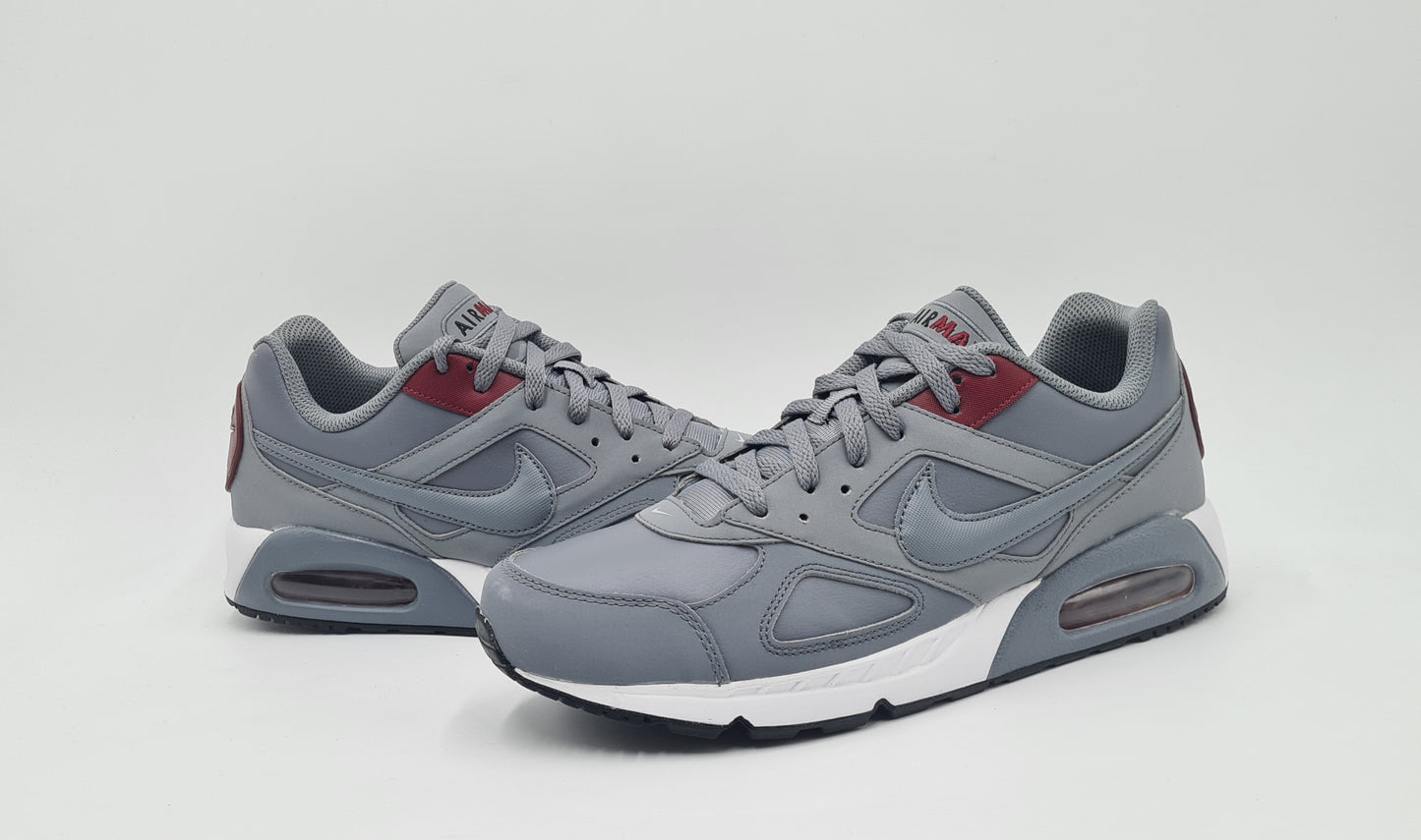 *WIE NEU* 2017 Nike Air Max Ivo Leather UK 9 / EUR 44