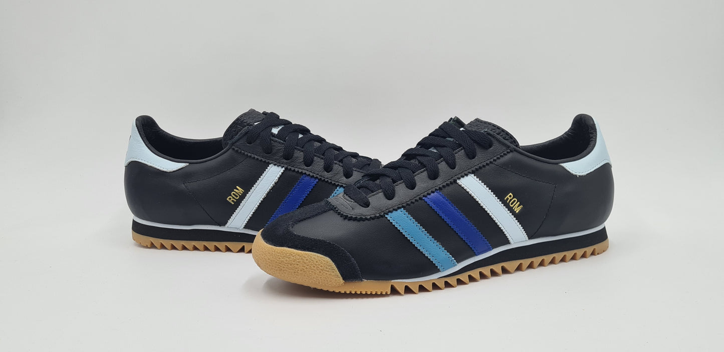 *NEU* 2019 Adidas Rom Retro Schwarz Blau Gr. UK 9,5 / EUR 44