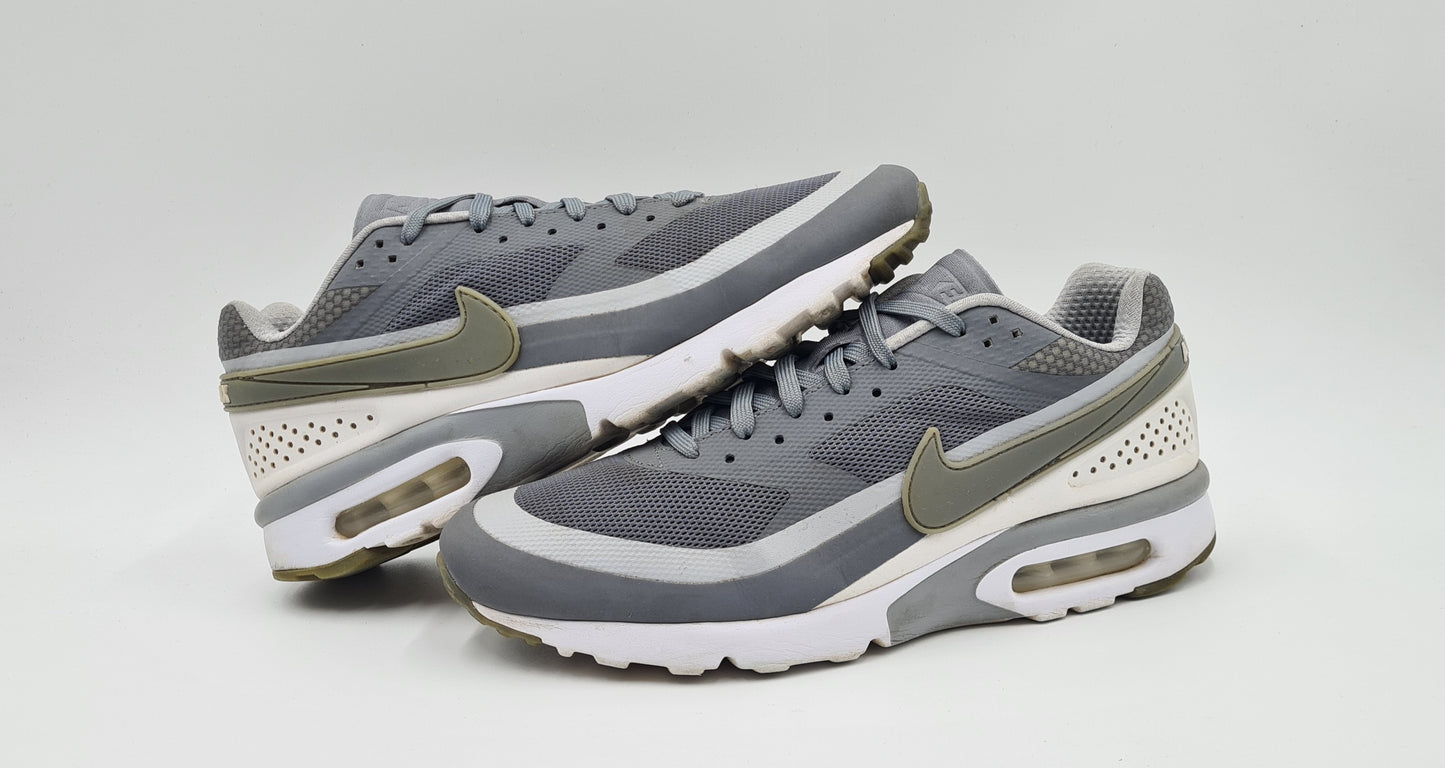 *Guter Zustand* 2015 Nike Air Max Classic BW Ultra Grau Gr. UK 8,5 / EUR 43