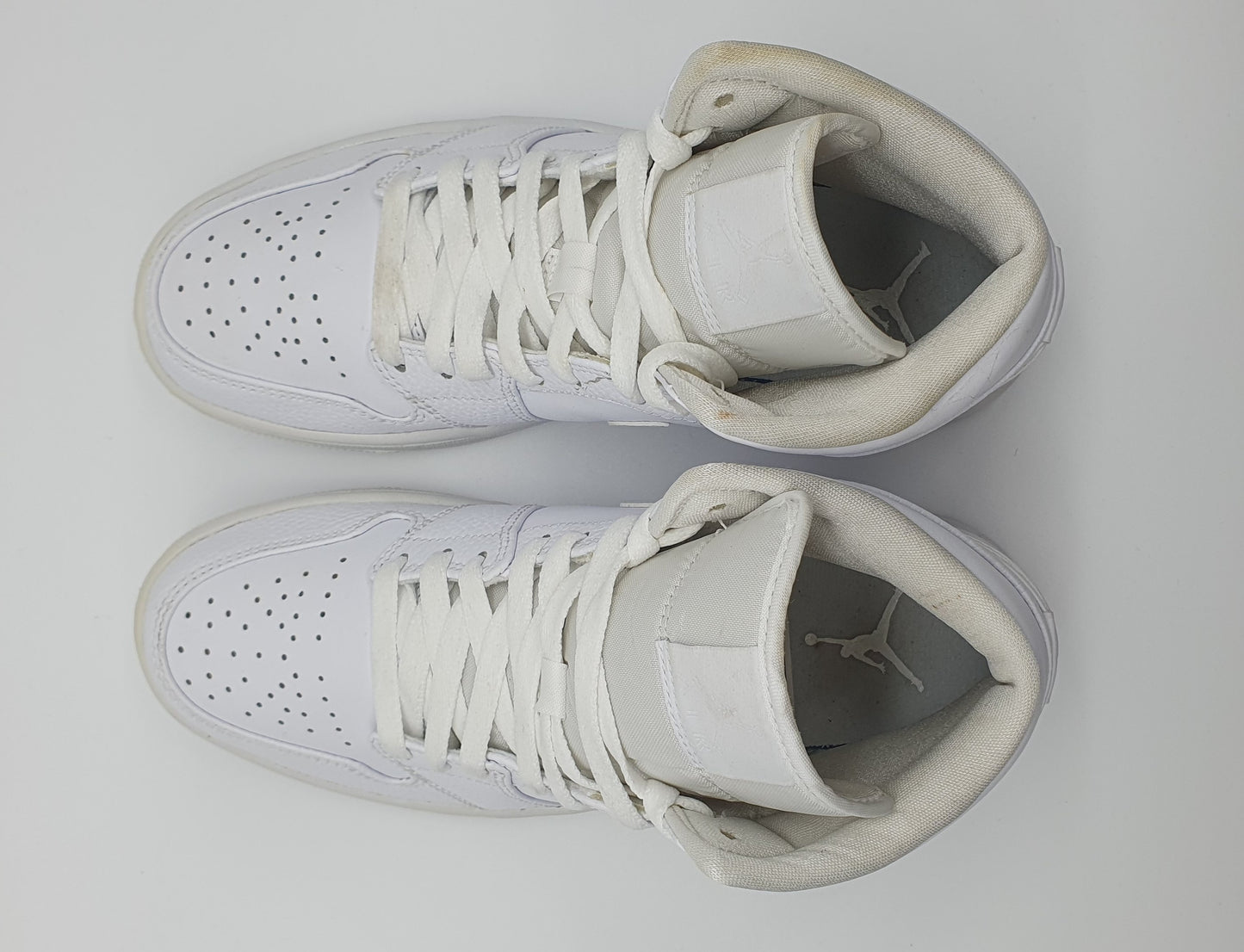 *LIKE NEW* 2020 Nike Air Jordan 1 Mid 'Triple White' white size. UK 7.5 / EUR 42