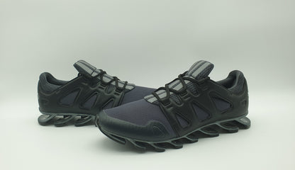 *LIKE NEW* 2015 Adidas Springblade black UK 10 / EUR 44 2/3